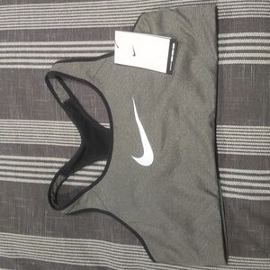 Nike sports bra NWT